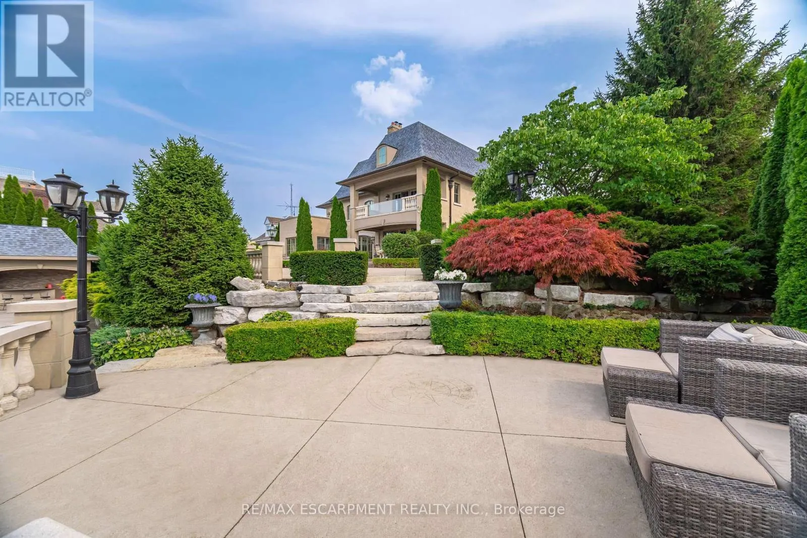 5545 BLEZARD DRIVE