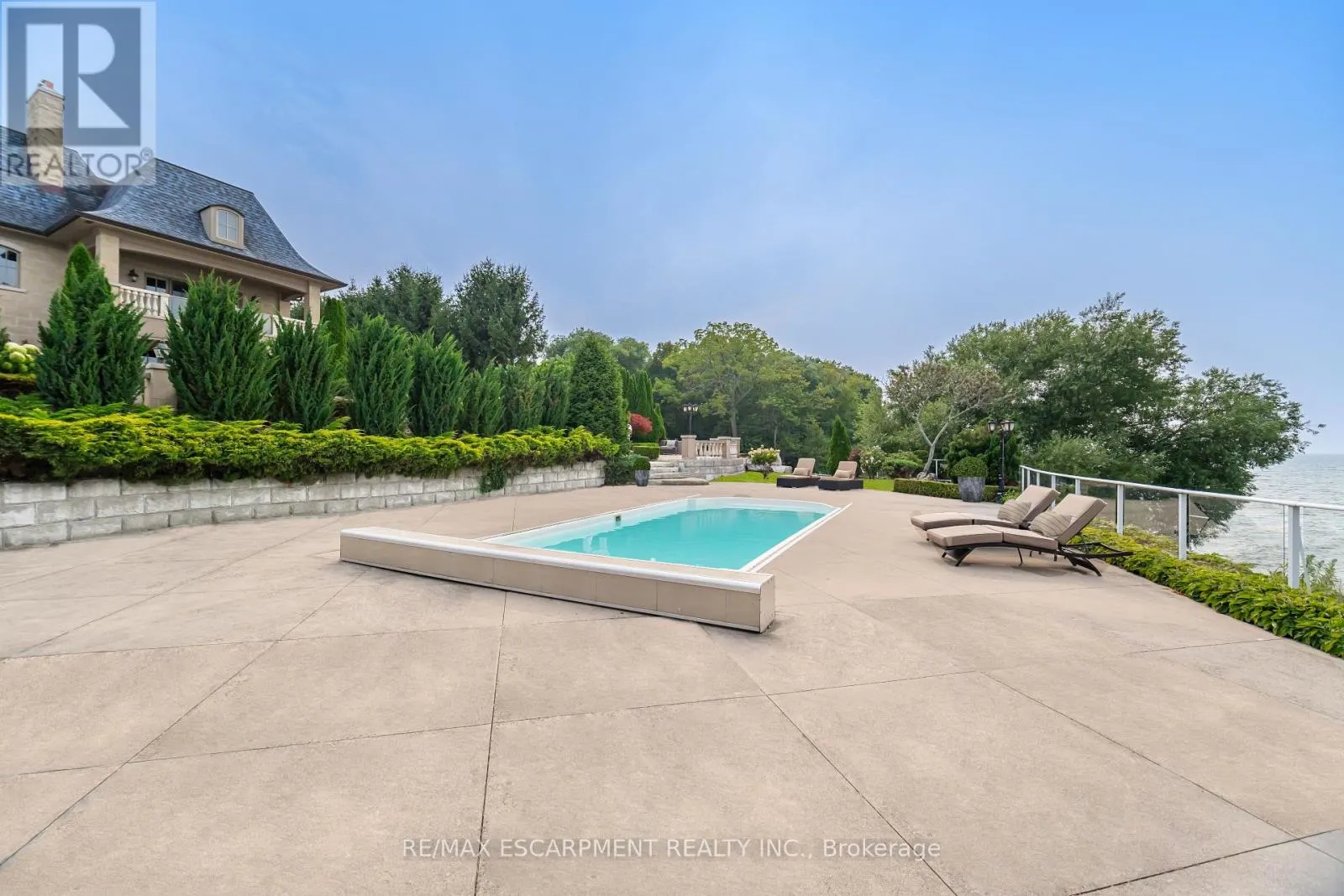 5545 BLEZARD DRIVE