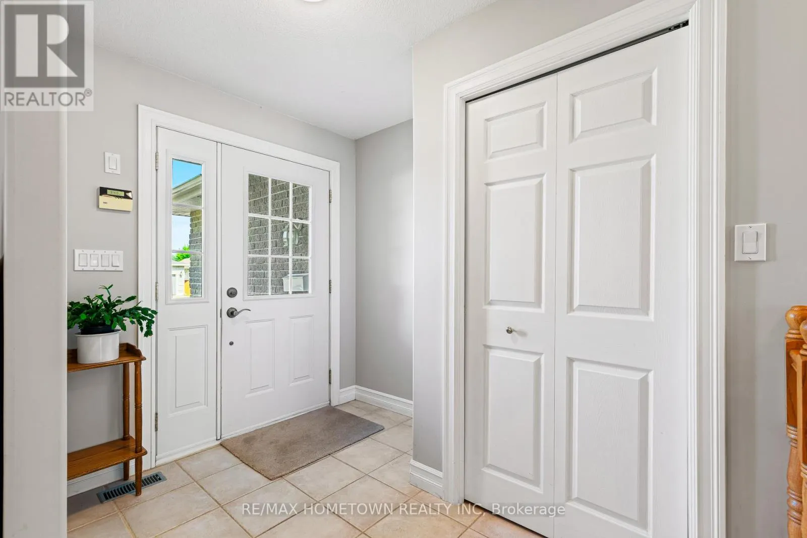 1026 CRESTWOOD DRIVE