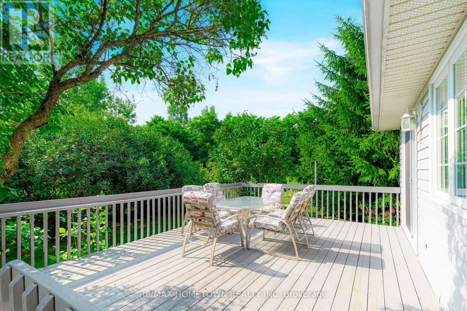 1026 CRESTWOOD DRIVE