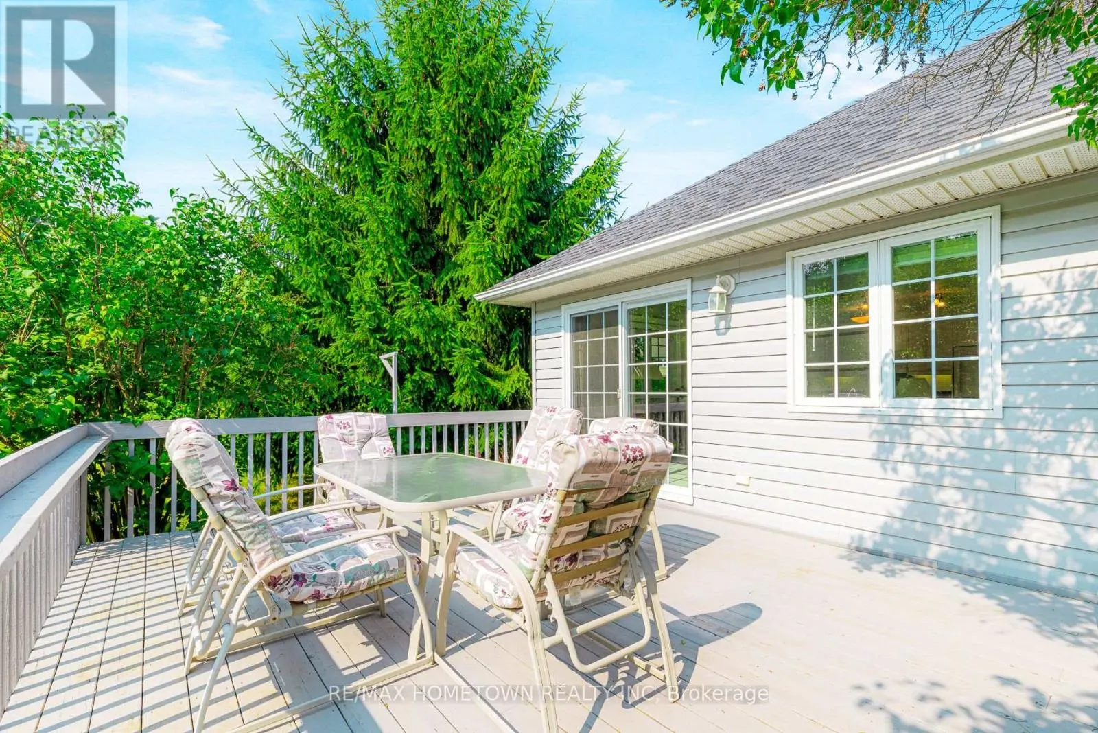 1026 CRESTWOOD DRIVE