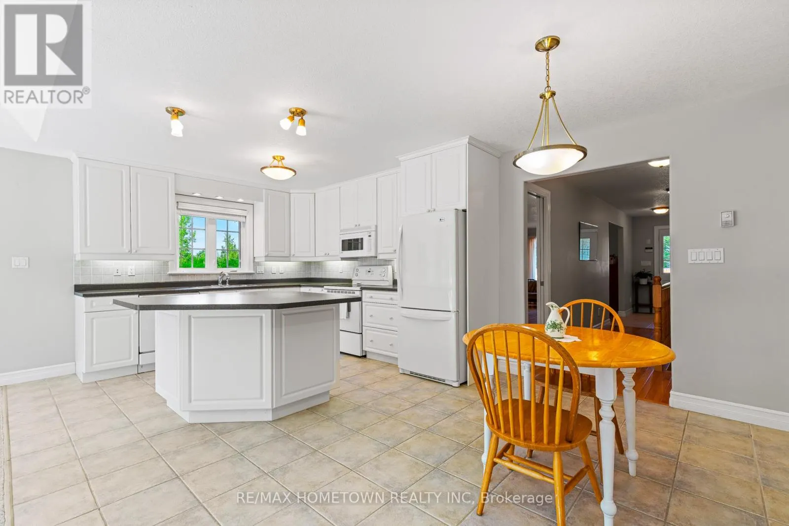 1026 CRESTWOOD DRIVE