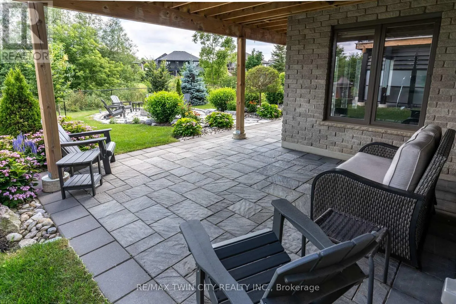 147 ROBIN RIDGE DRIVE