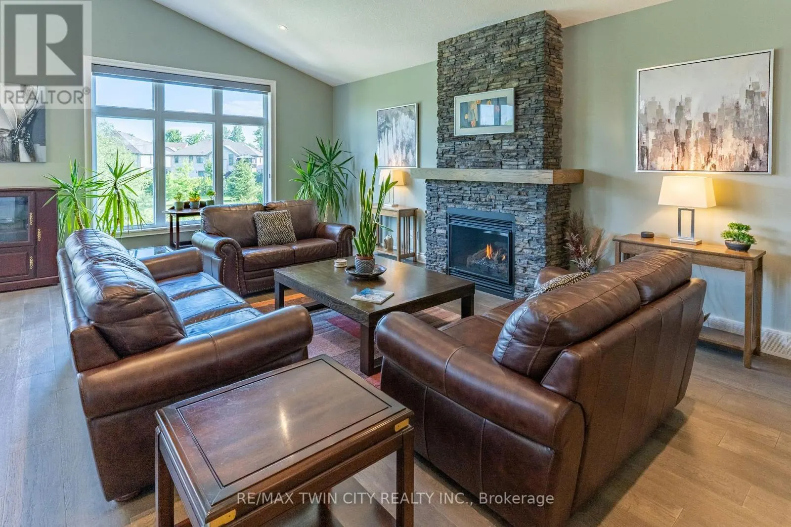147 ROBIN RIDGE DRIVE