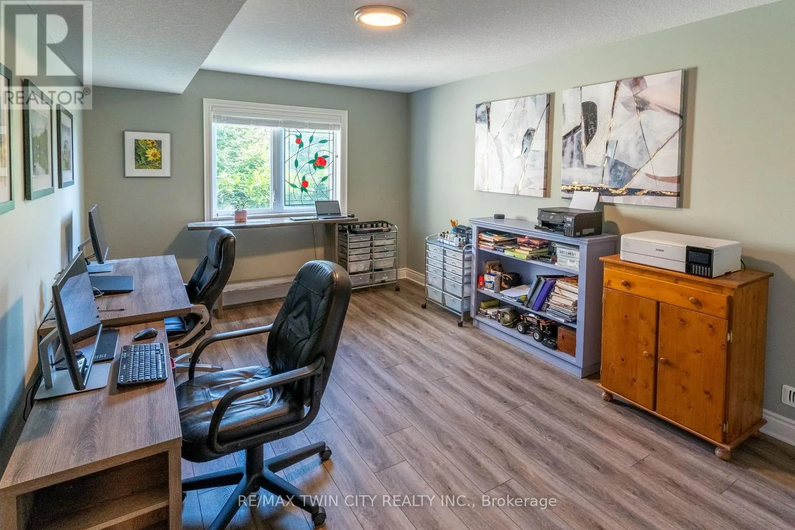 147 ROBIN RIDGE DRIVE