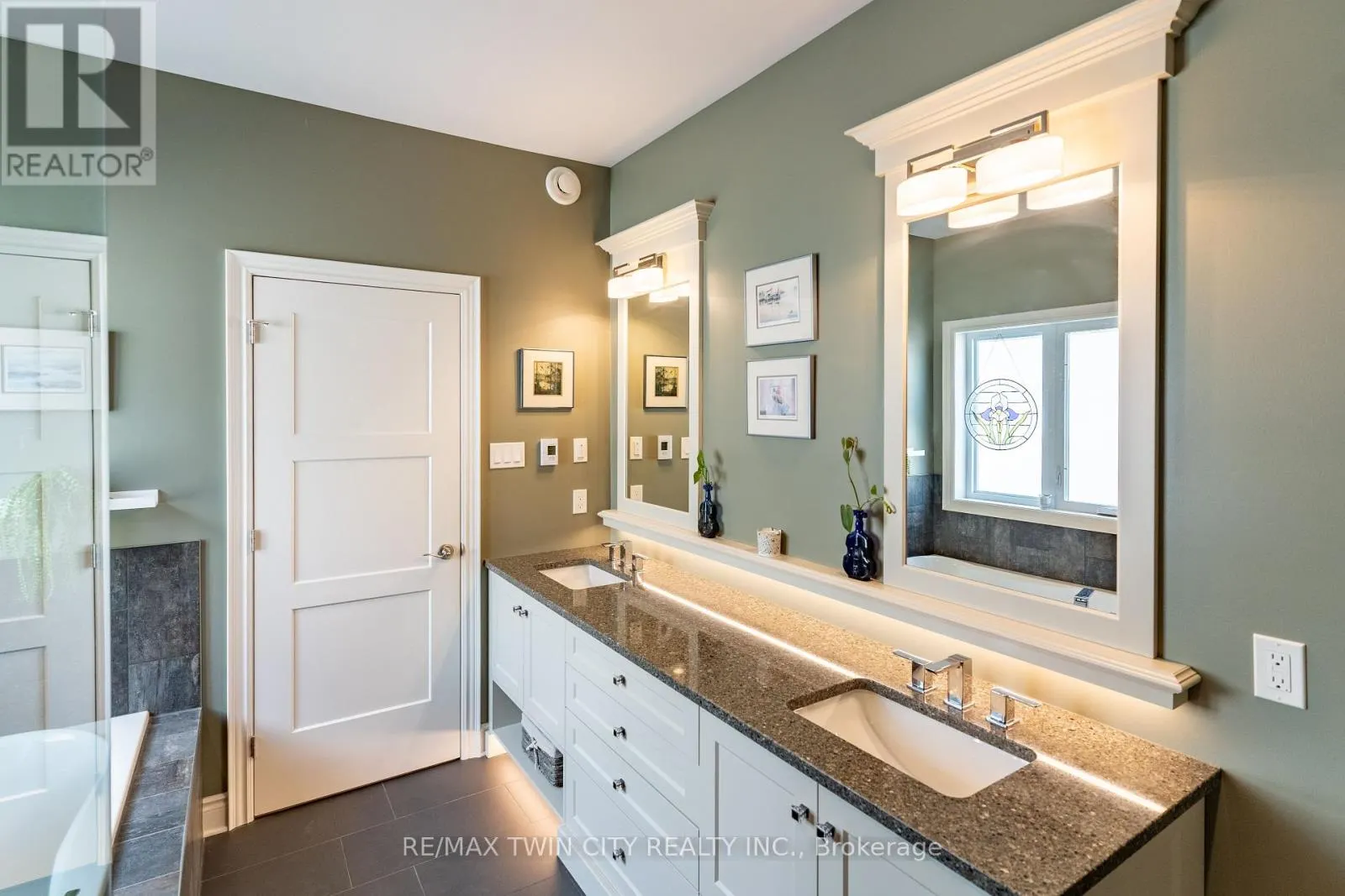 147 ROBIN RIDGE DRIVE