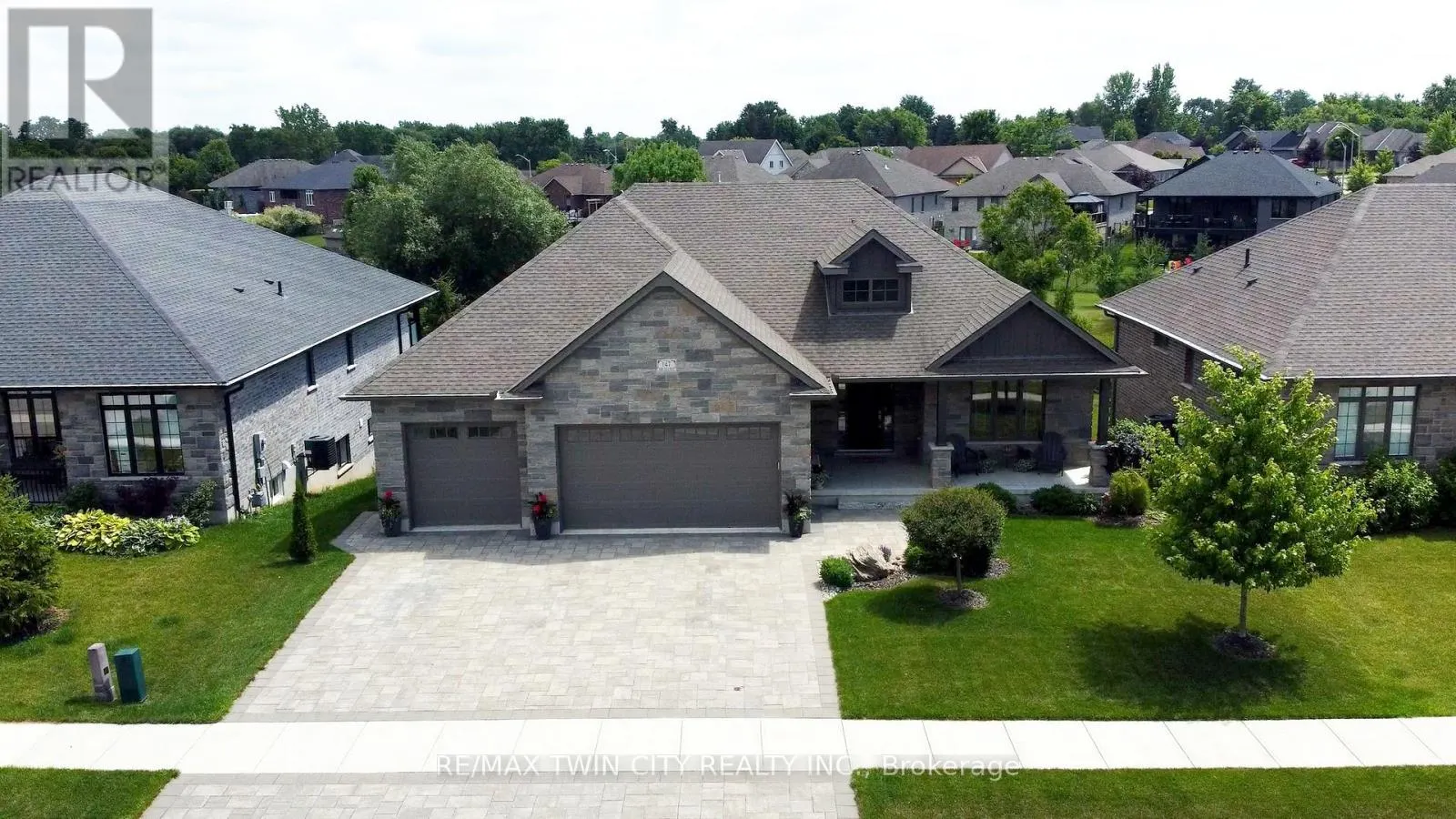 147 ROBIN RIDGE DRIVE