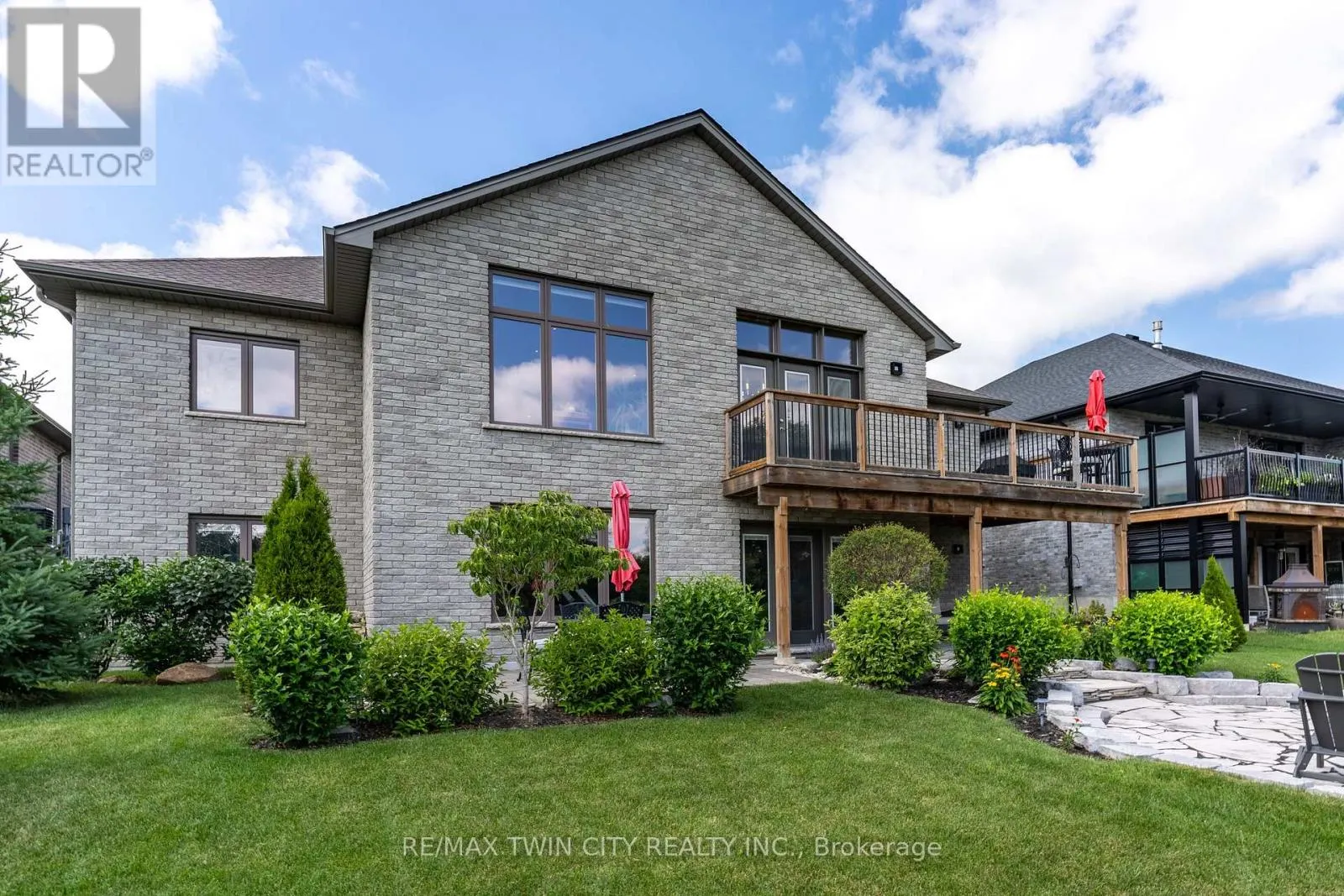 147 ROBIN RIDGE DRIVE