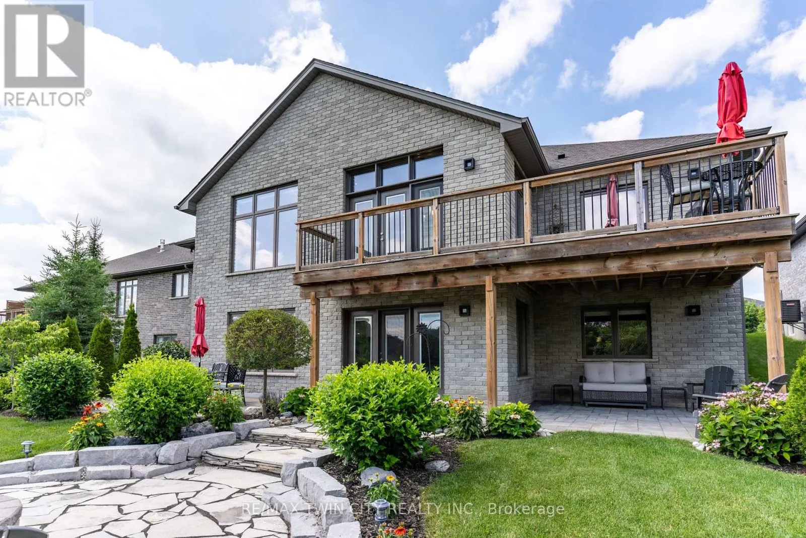 147 ROBIN RIDGE DRIVE