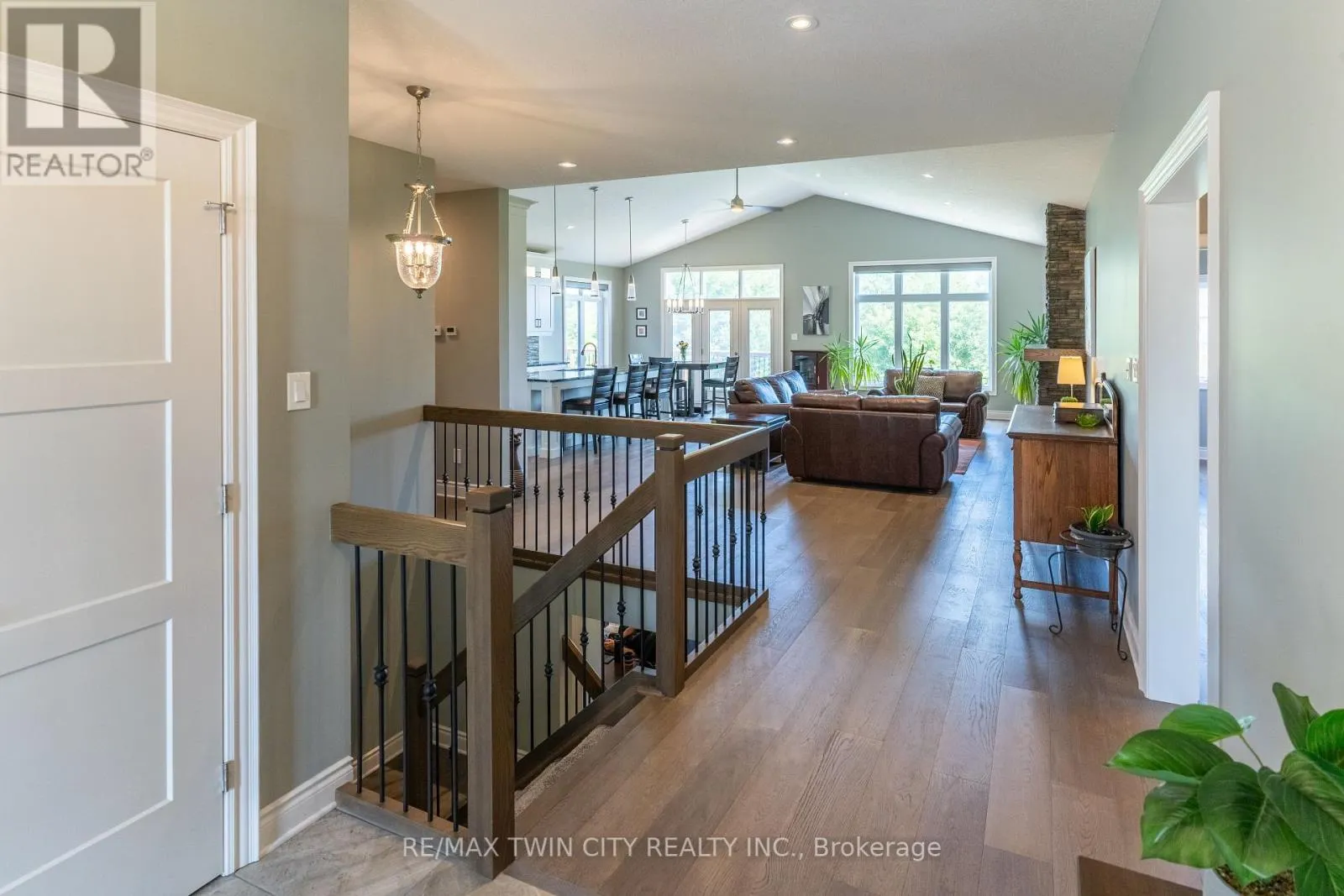 147 ROBIN RIDGE DRIVE