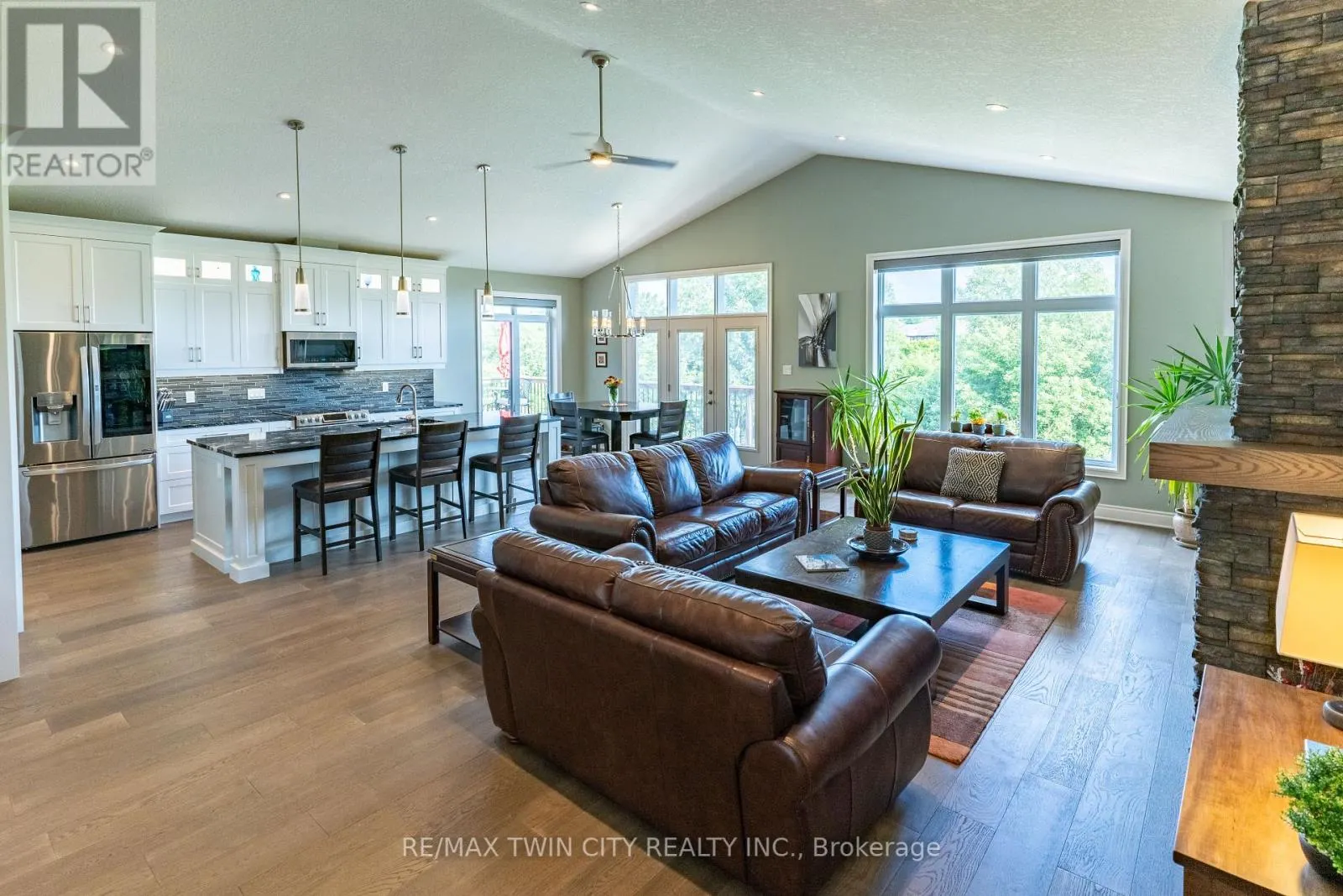 147 ROBIN RIDGE DRIVE