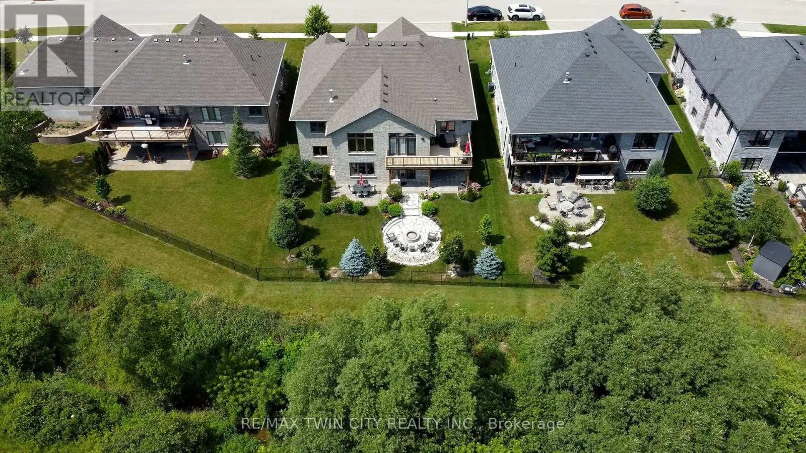 147 ROBIN RIDGE DRIVE