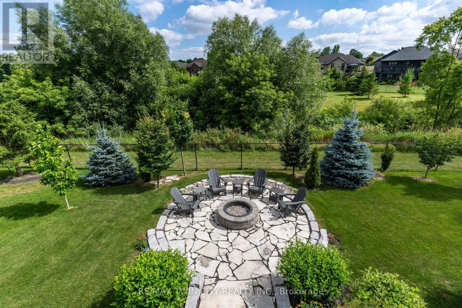 147 ROBIN RIDGE DRIVE