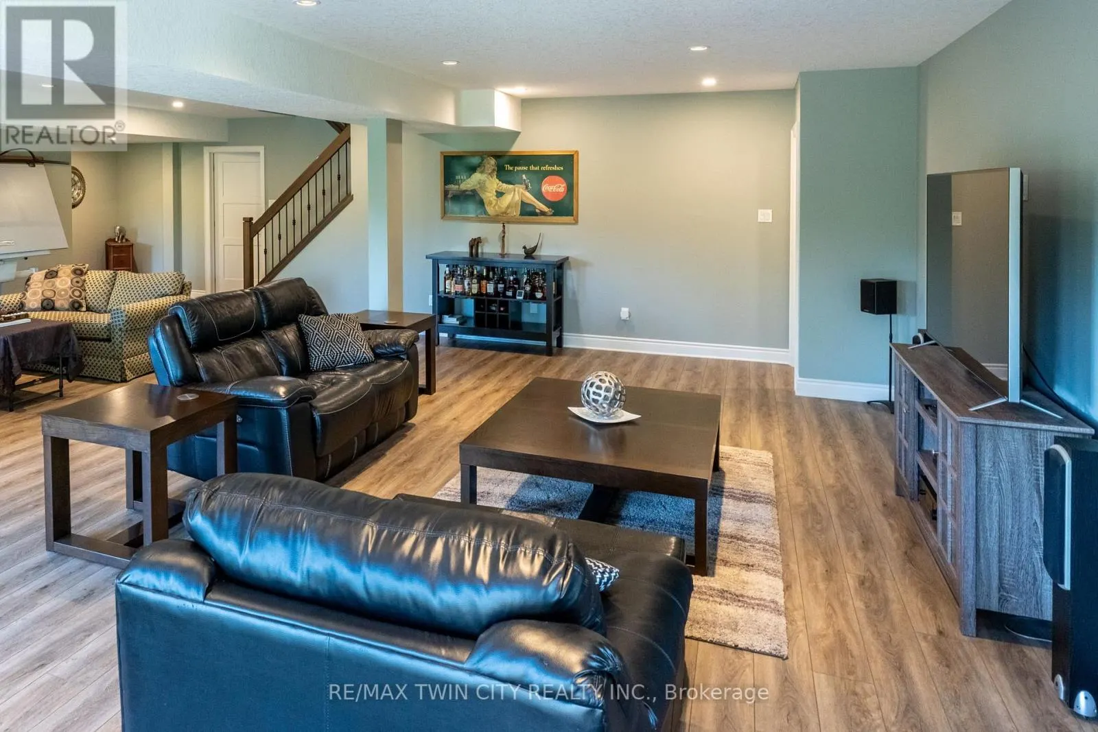 147 ROBIN RIDGE DRIVE