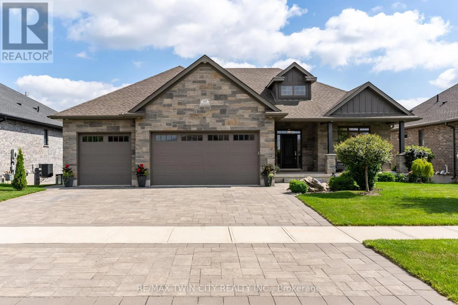 147 ROBIN RIDGE DRIVE