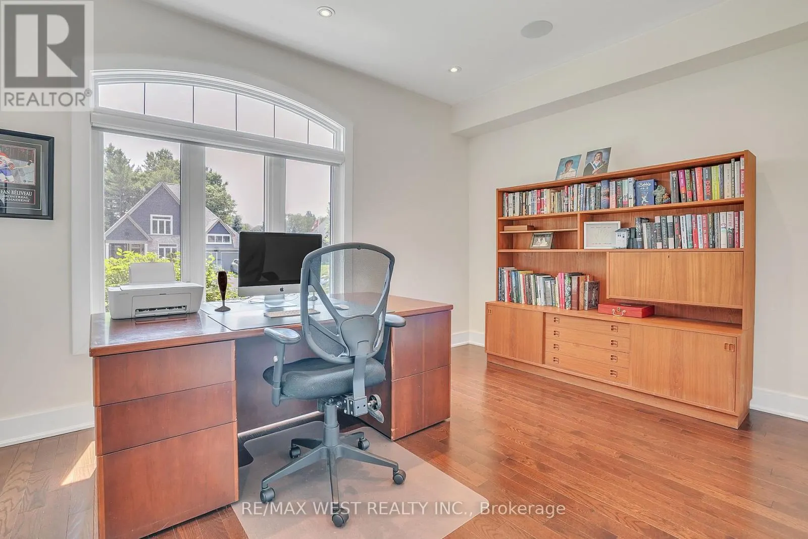 8 WESTWIND COURT