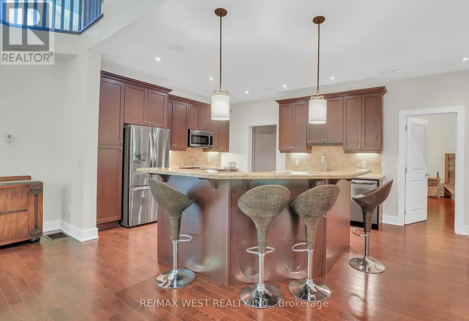 8 WESTWIND COURT
