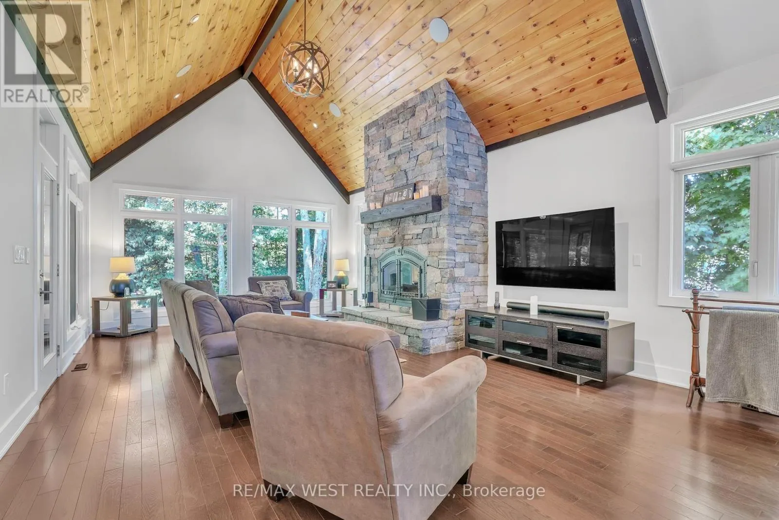 8 WESTWIND COURT