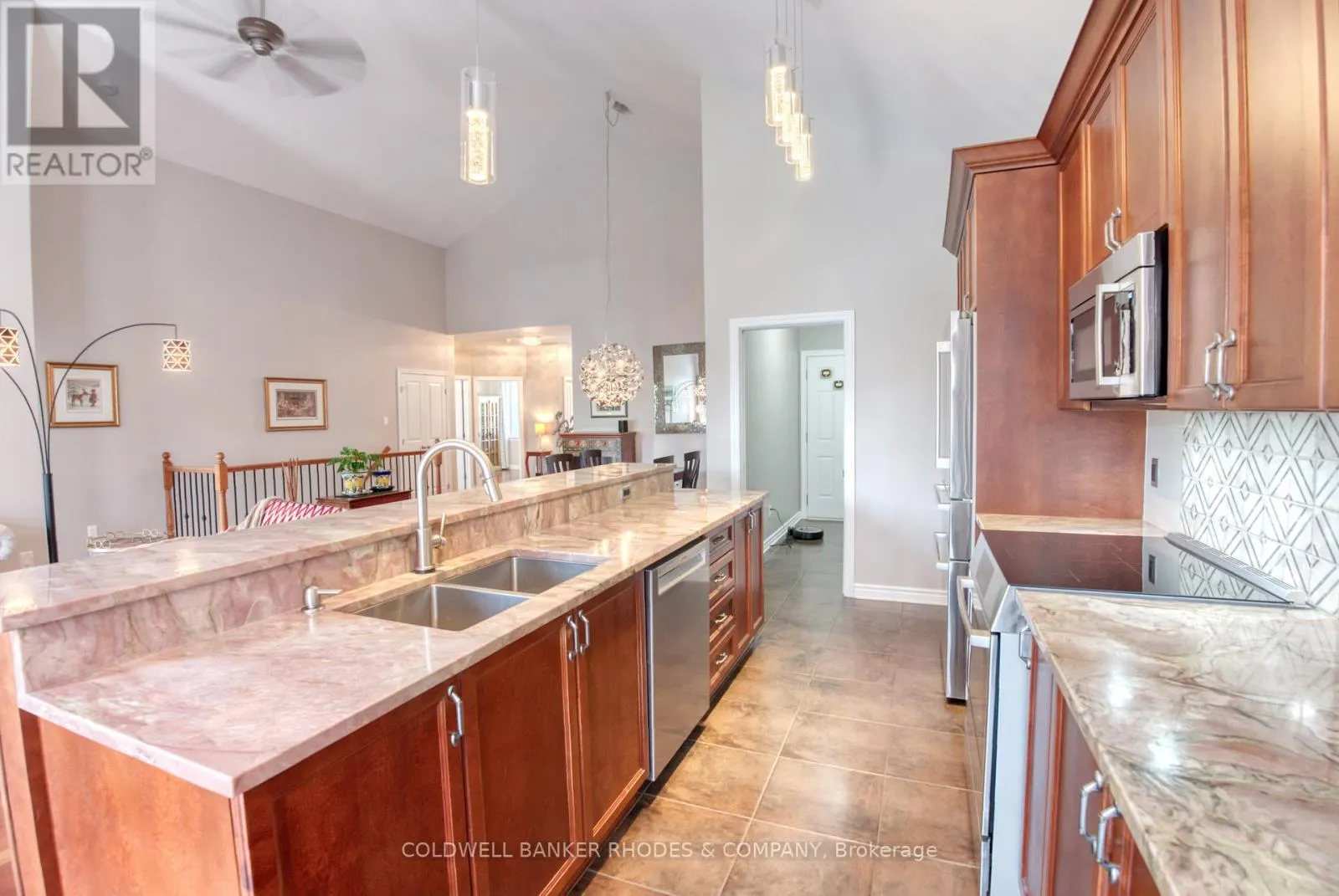 454 CREEKVIEW WAY