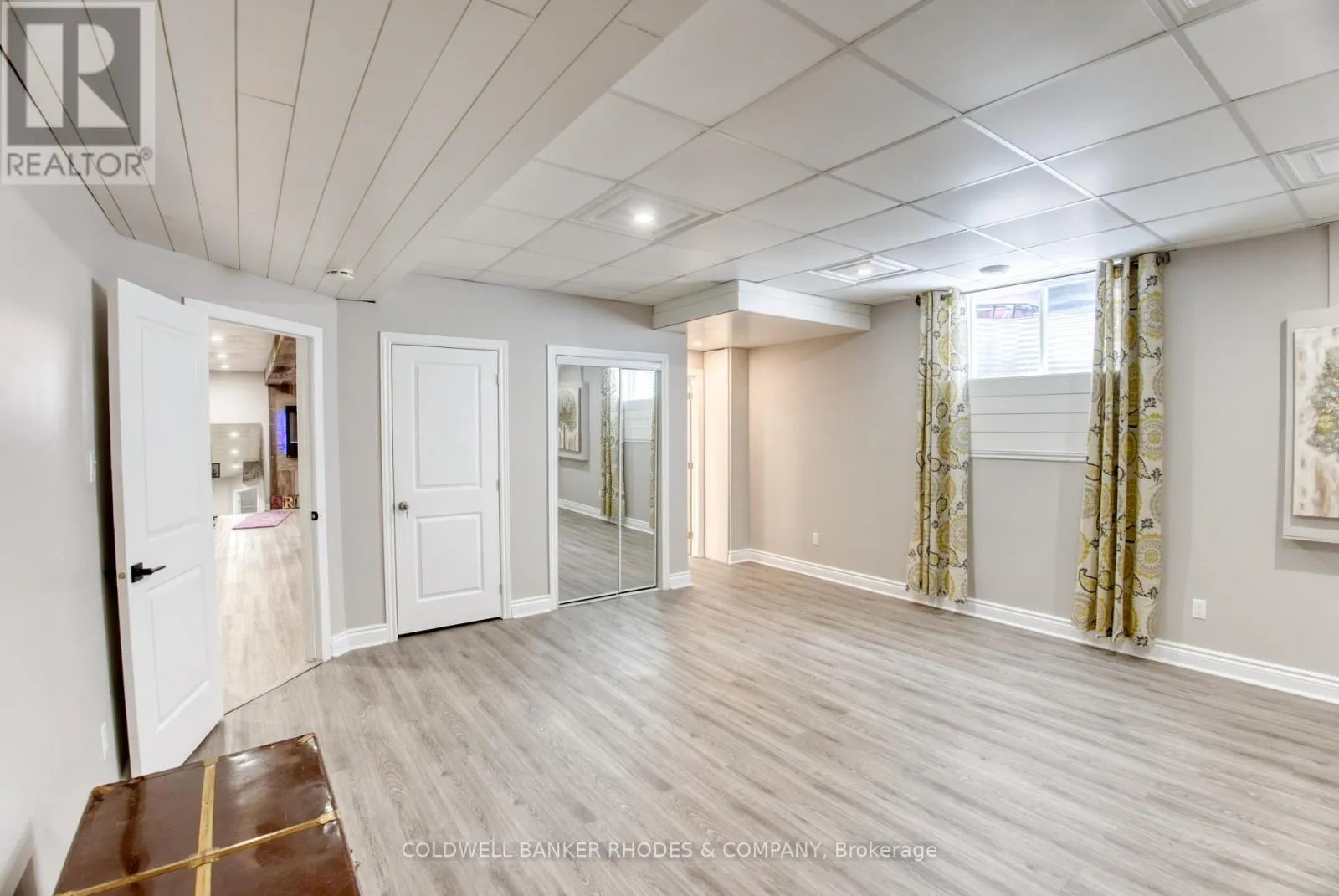 454 CREEKVIEW WAY