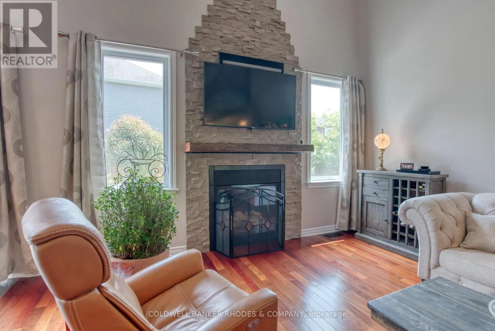 454 CREEKVIEW WAY
