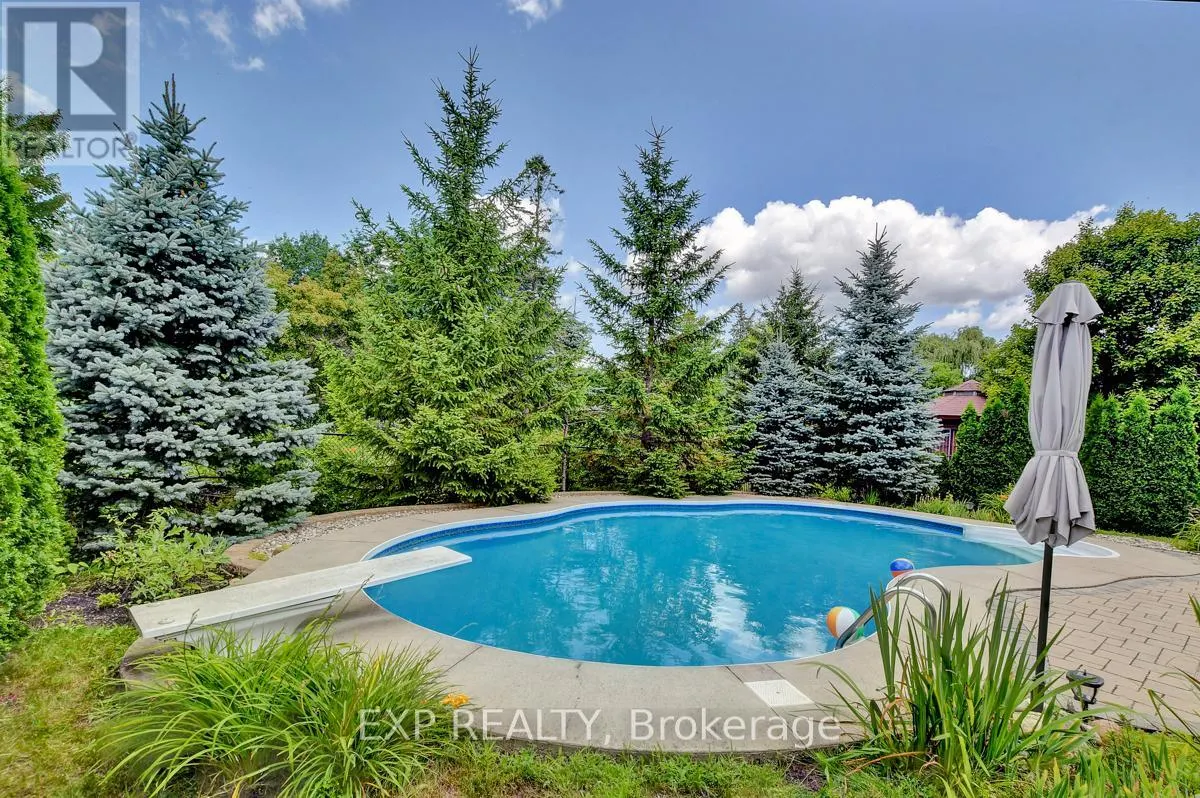 135 RIVERSEDGE CRESCENT