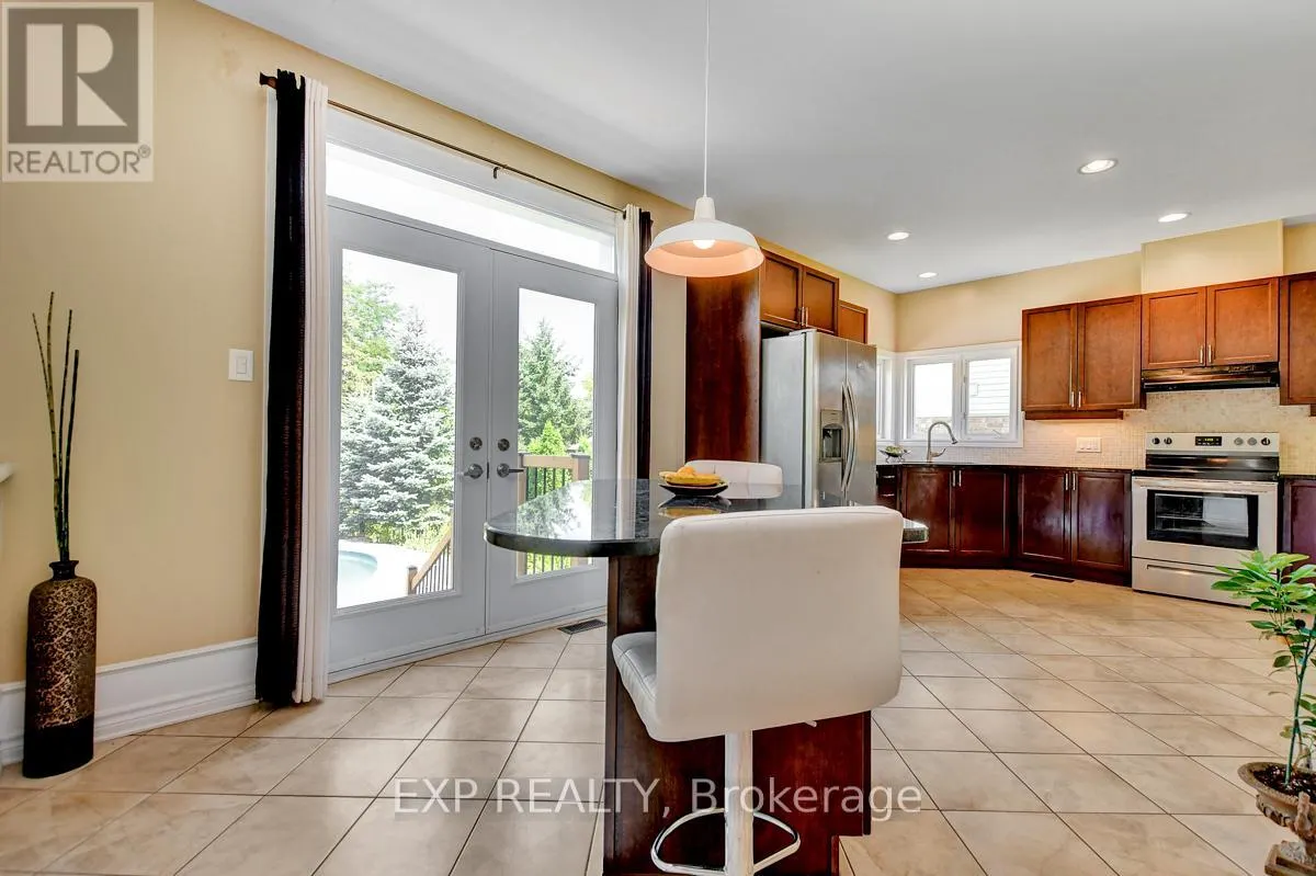 135 RIVERSEDGE CRESCENT