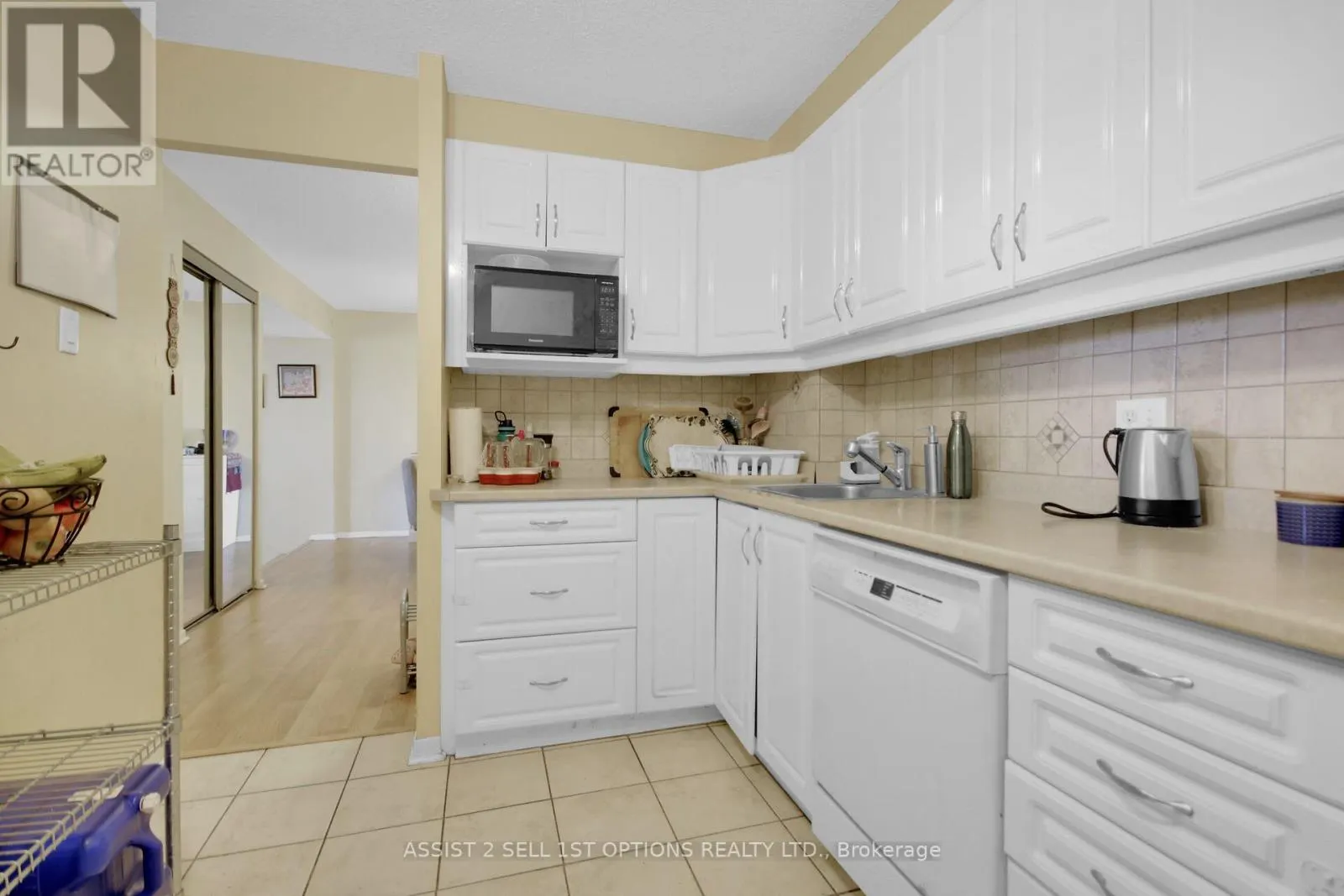 301 - 415 GREENVIEW AVENUE