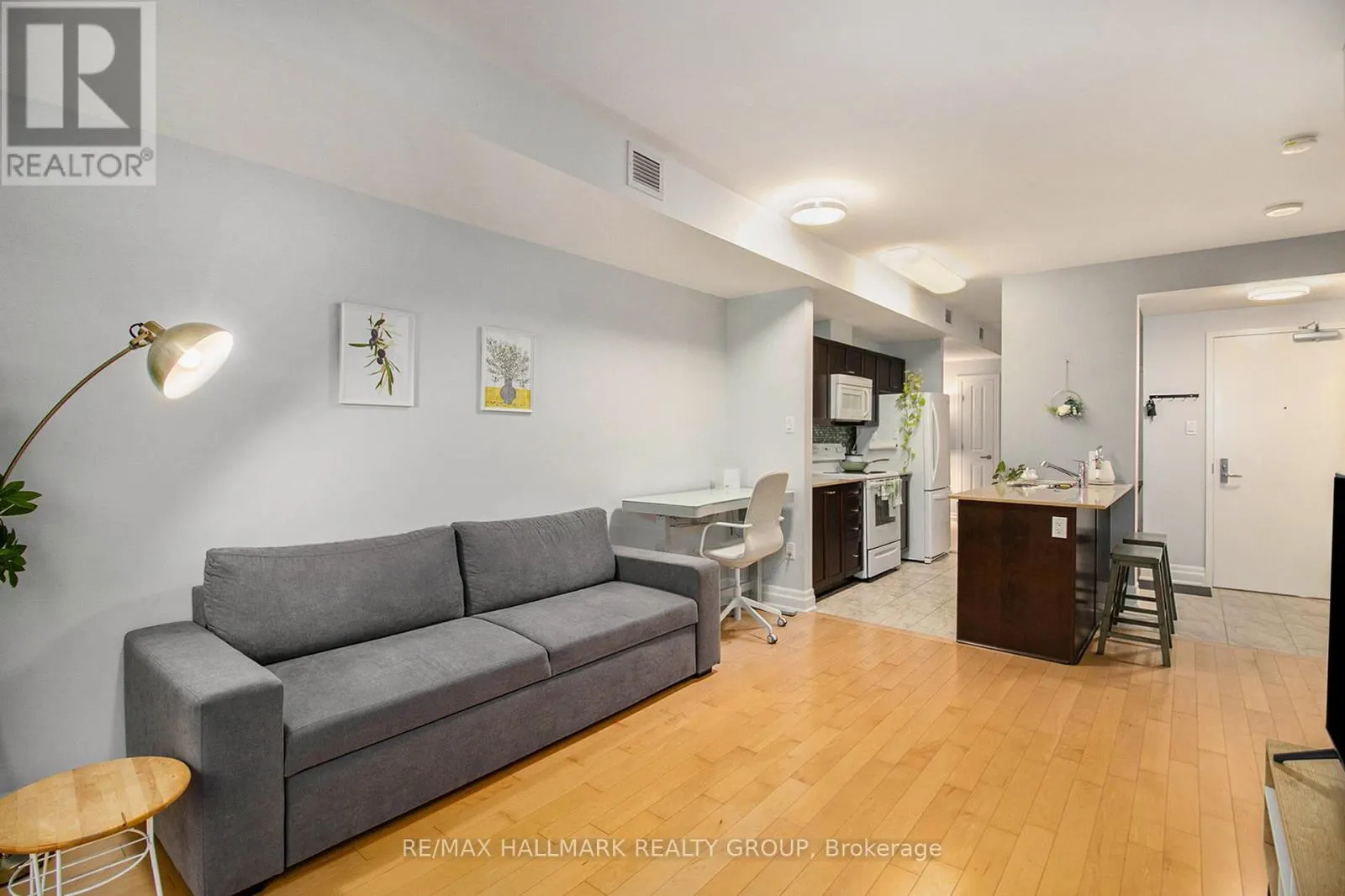 310 - 90 LANDRY STREET