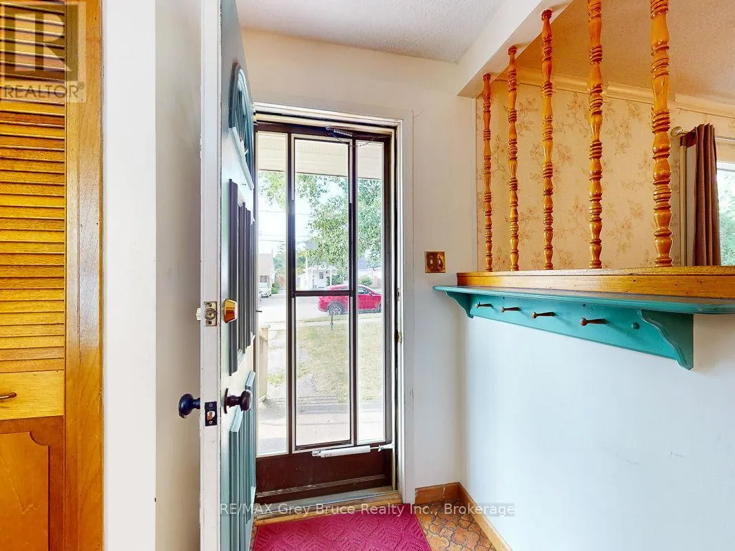 789 6TH 'A' STREET E