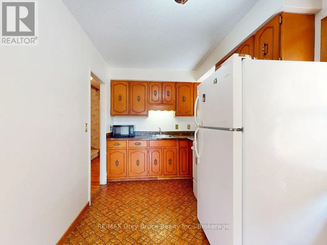 789 6TH 'A' STREET E