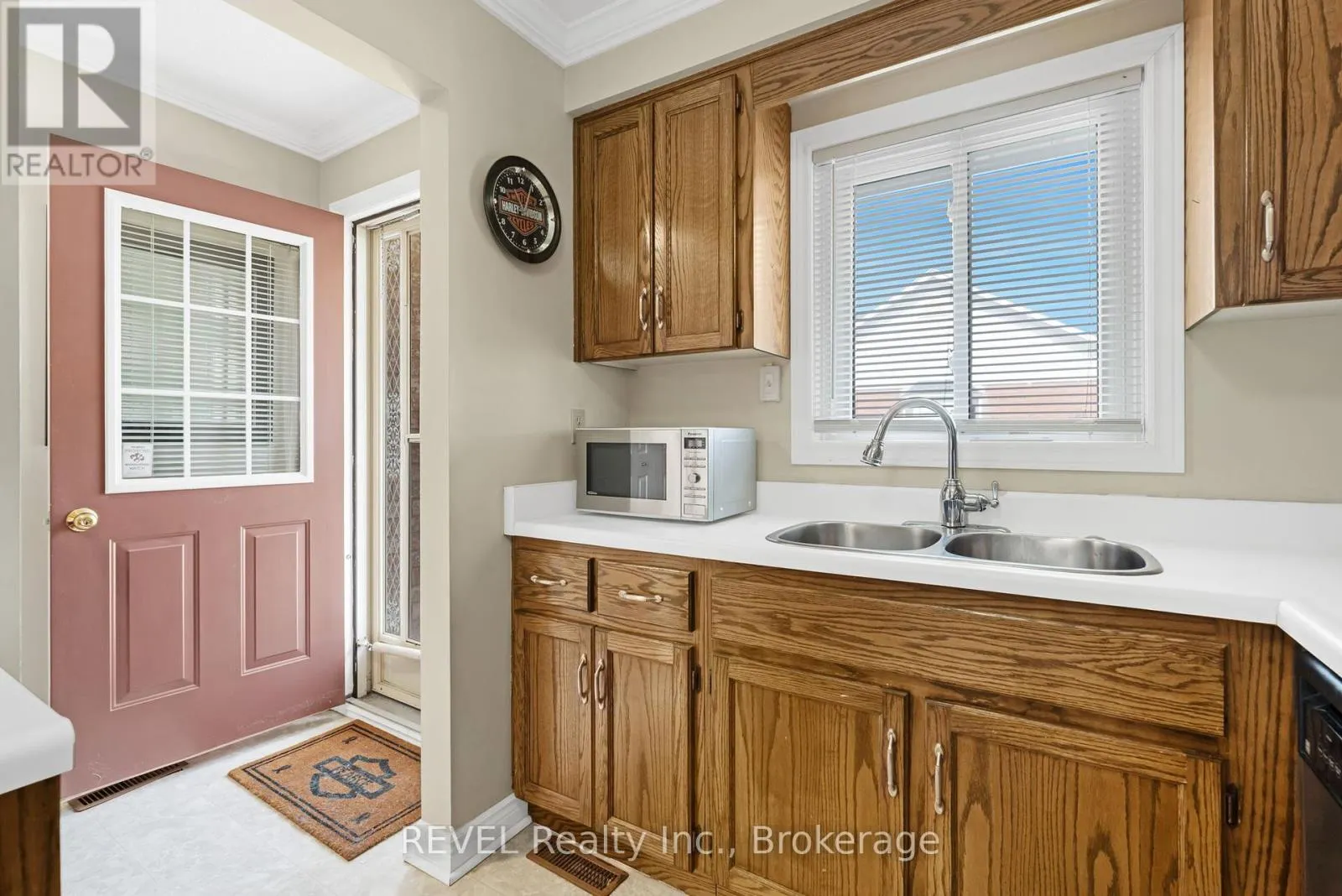 20 - 10 WENTWORTH DRIVE, #20