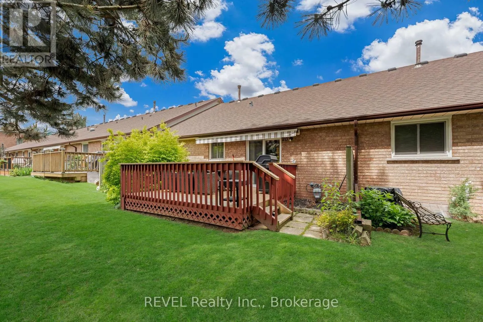 20 - 10 WENTWORTH DRIVE, #20