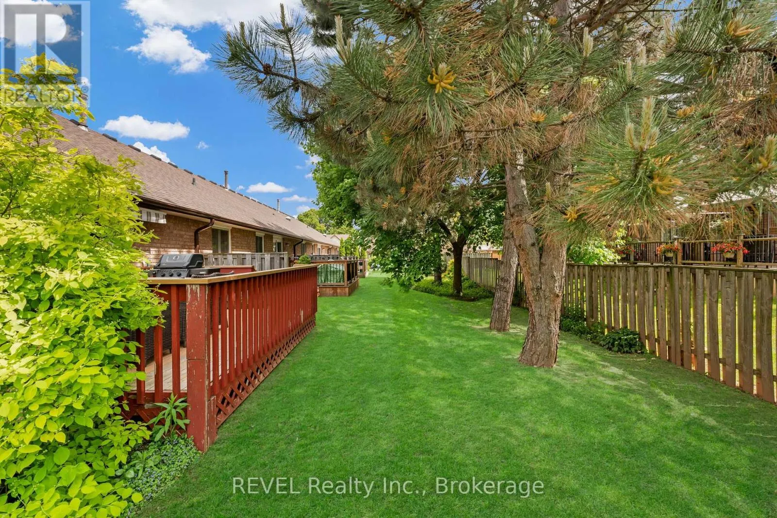 20 - 10 WENTWORTH DRIVE, #20