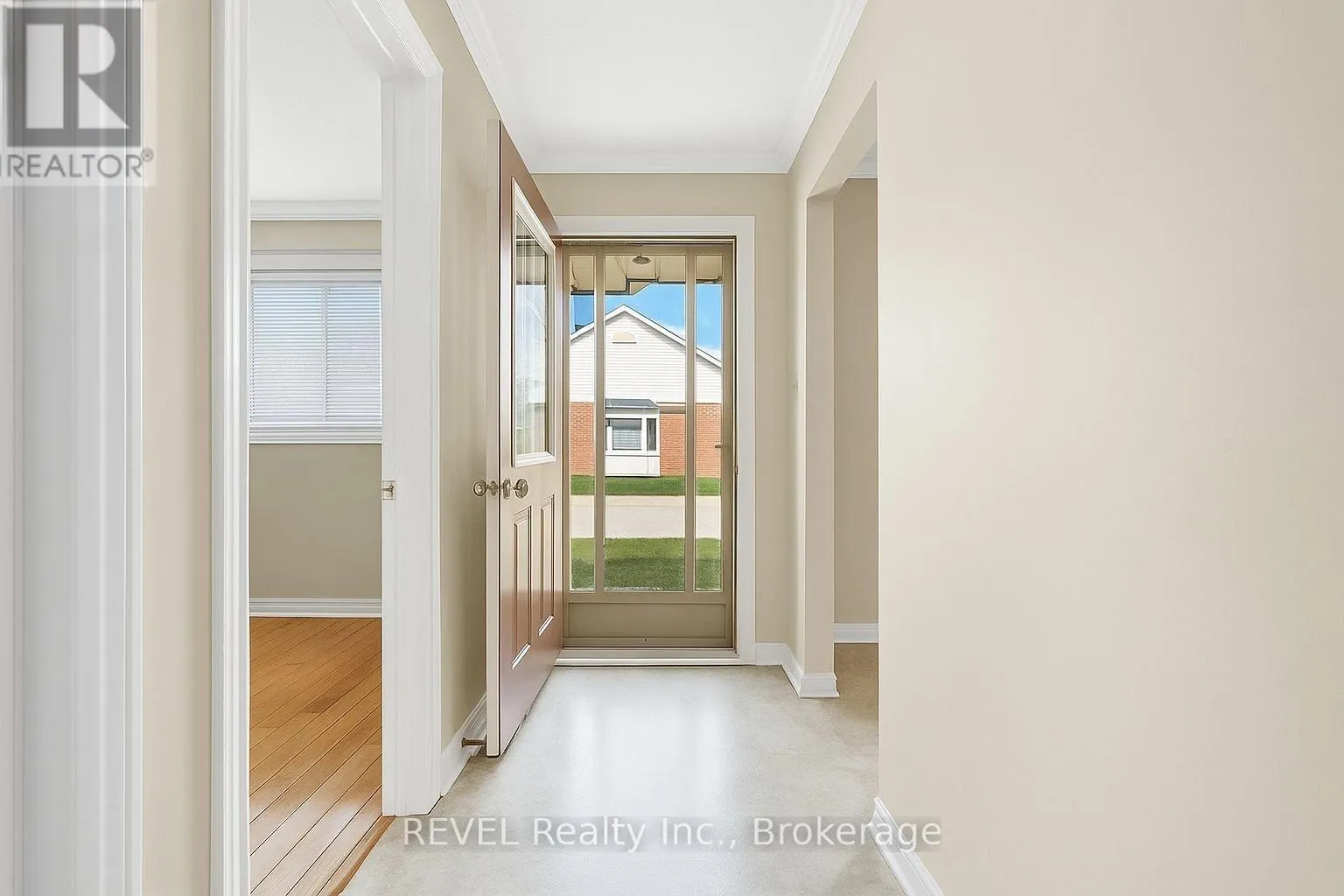 20 - 10 WENTWORTH DRIVE, #20