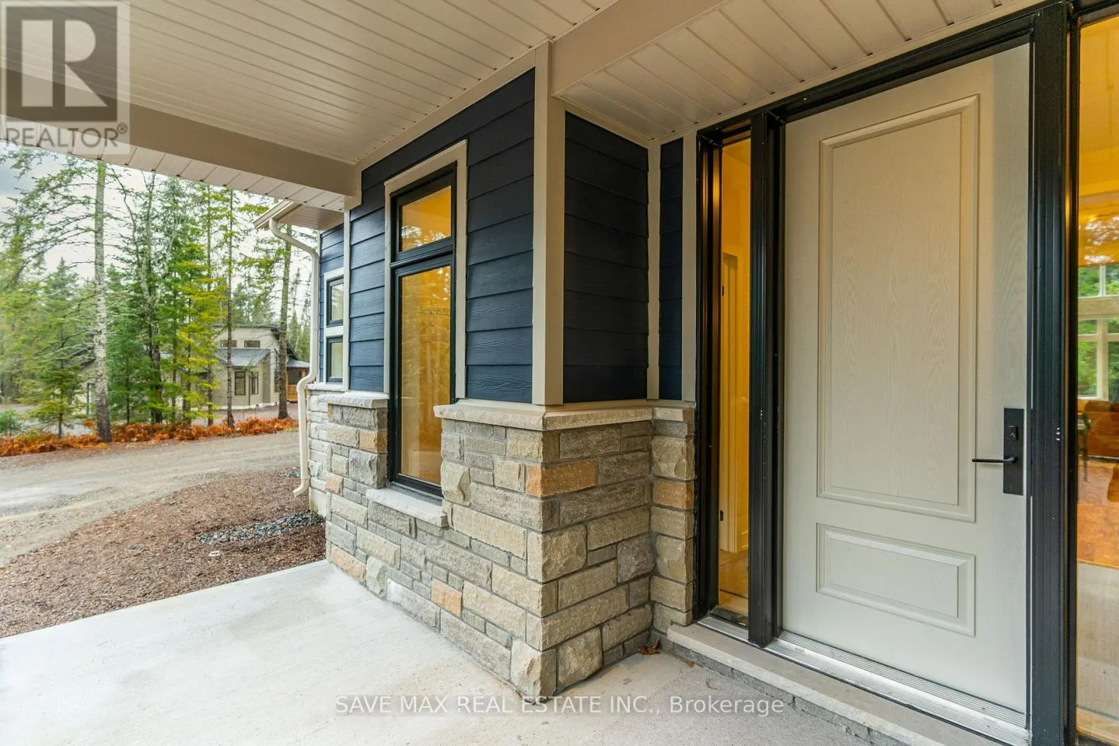 1049 GREENSVIEW DRIVE