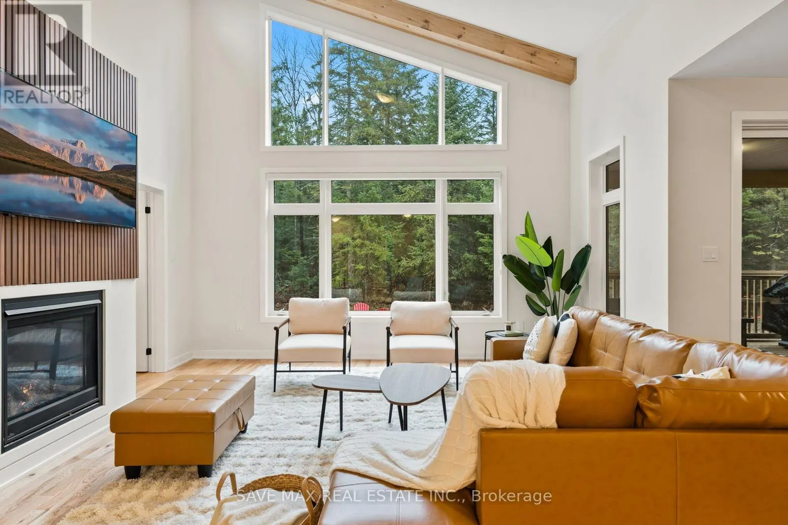 1049 GREENSVIEW DRIVE