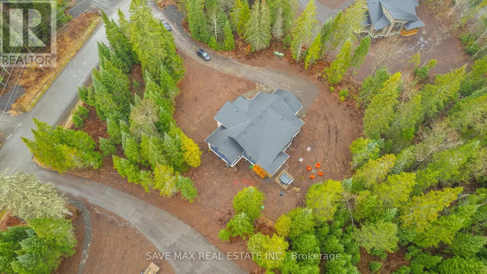1049 GREENSVIEW DRIVE