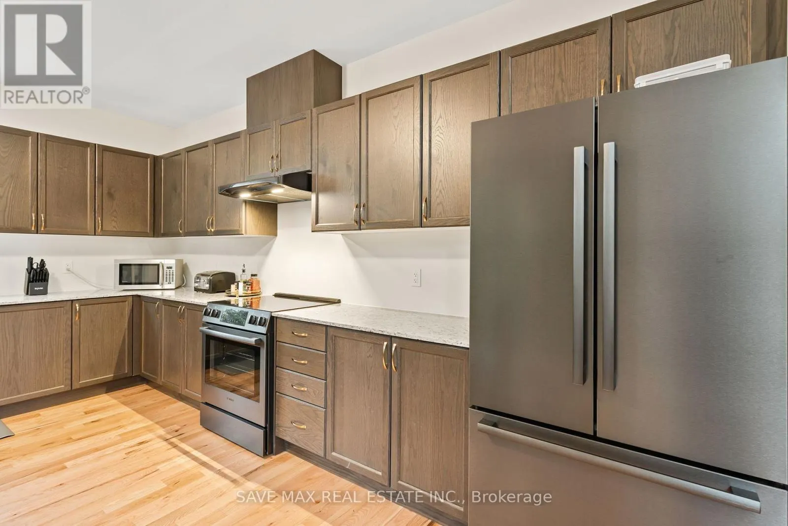 1049 GREENSVIEW DRIVE