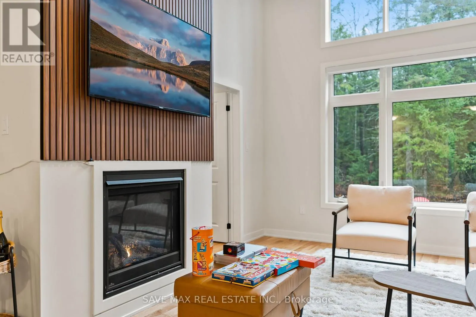 1049 GREENSVIEW DRIVE