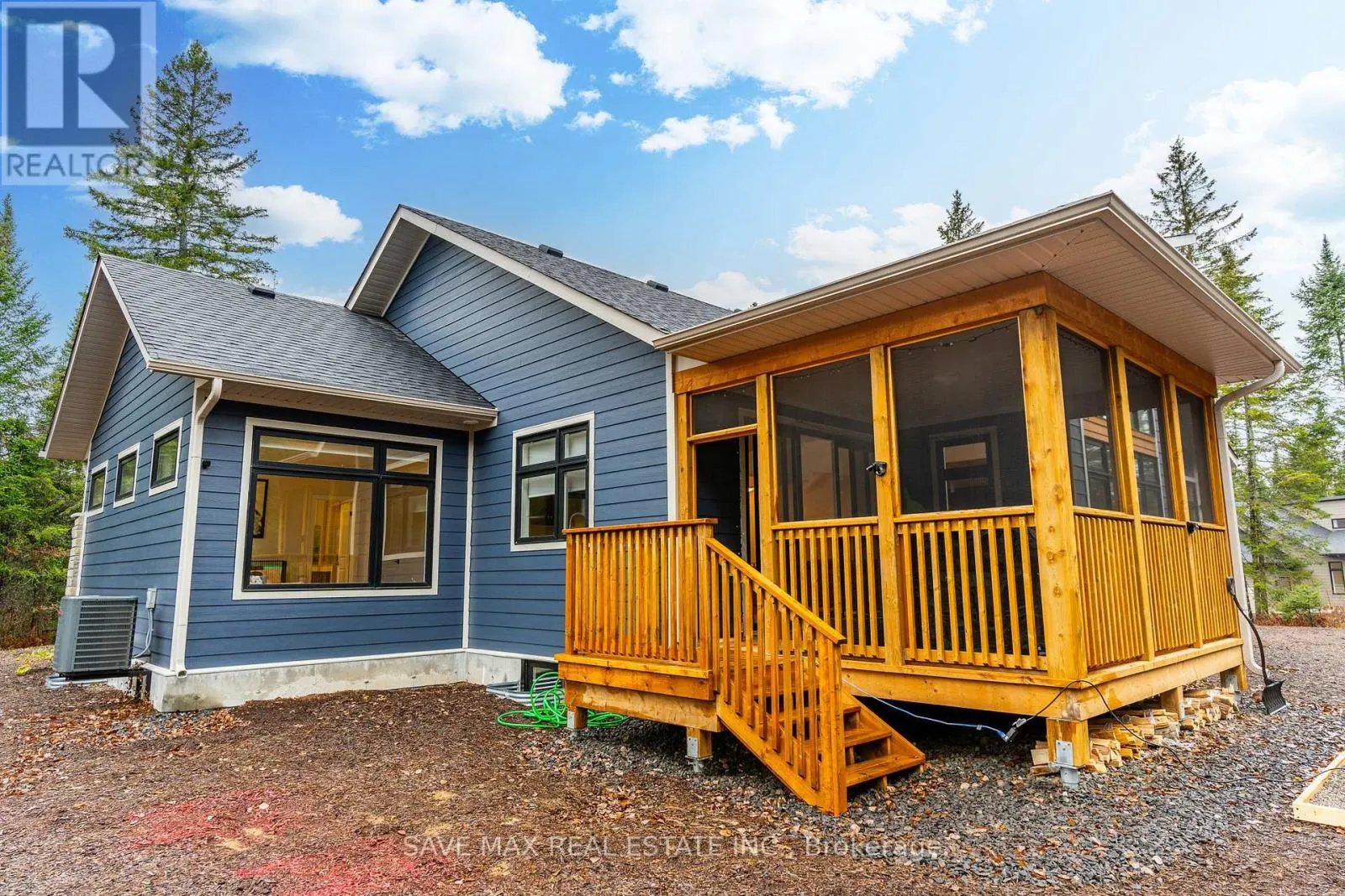 1049 GREENSVIEW DRIVE
