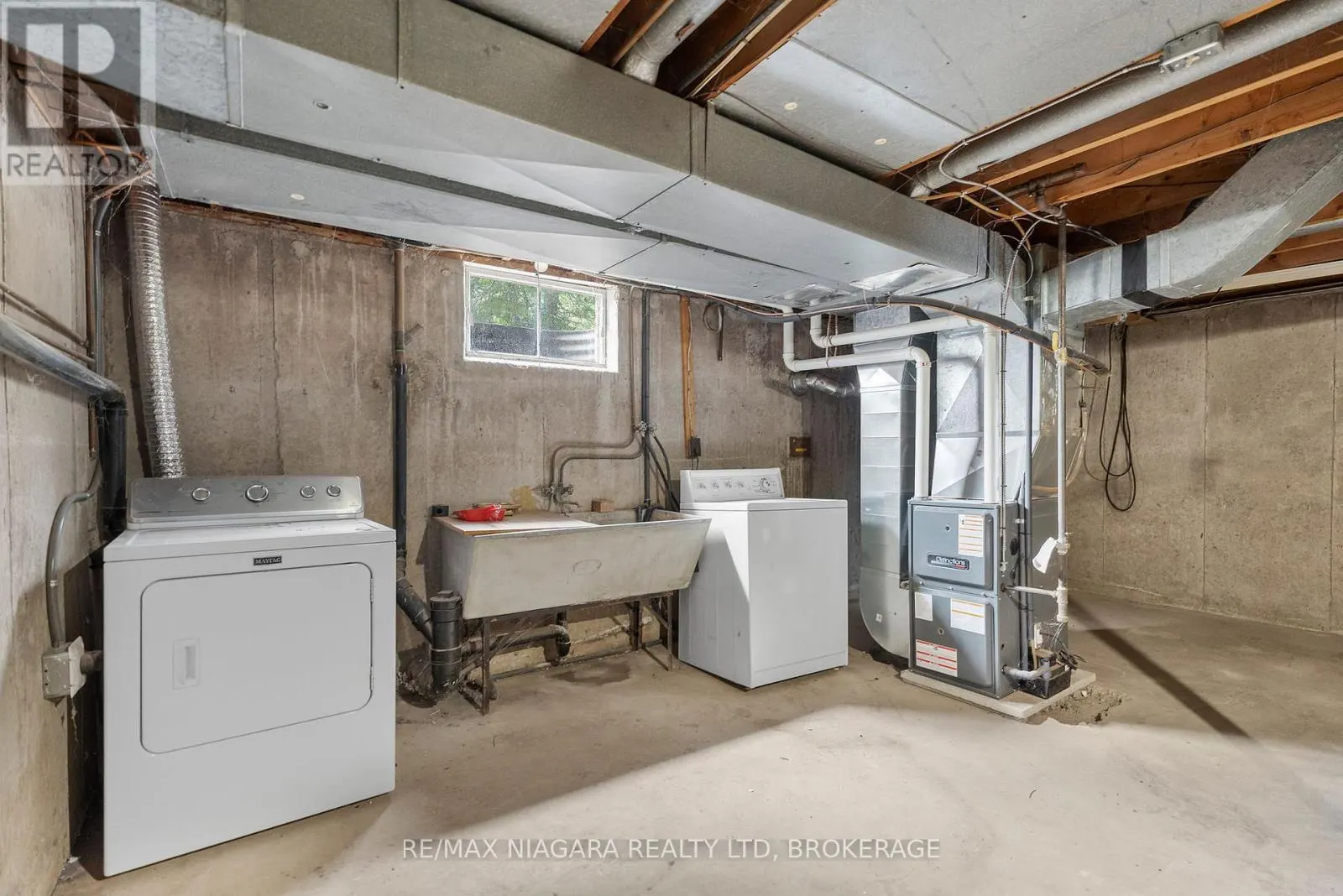 3759 HIGHLAND DRIVE