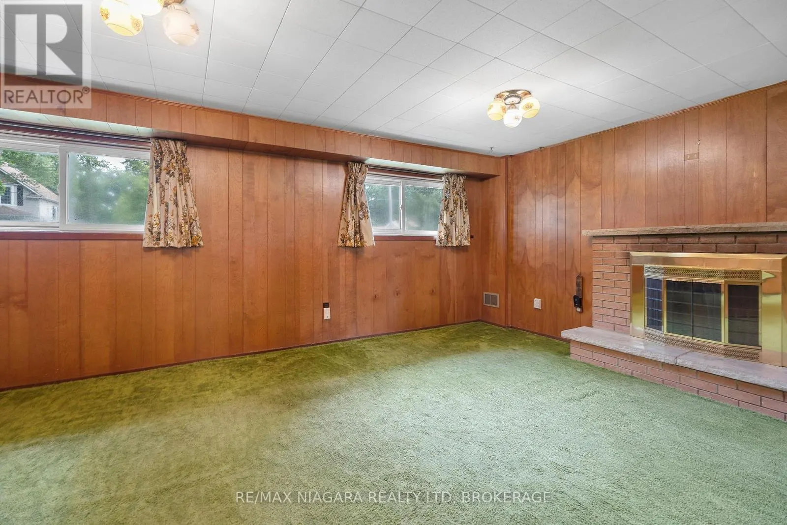 3759 HIGHLAND DRIVE