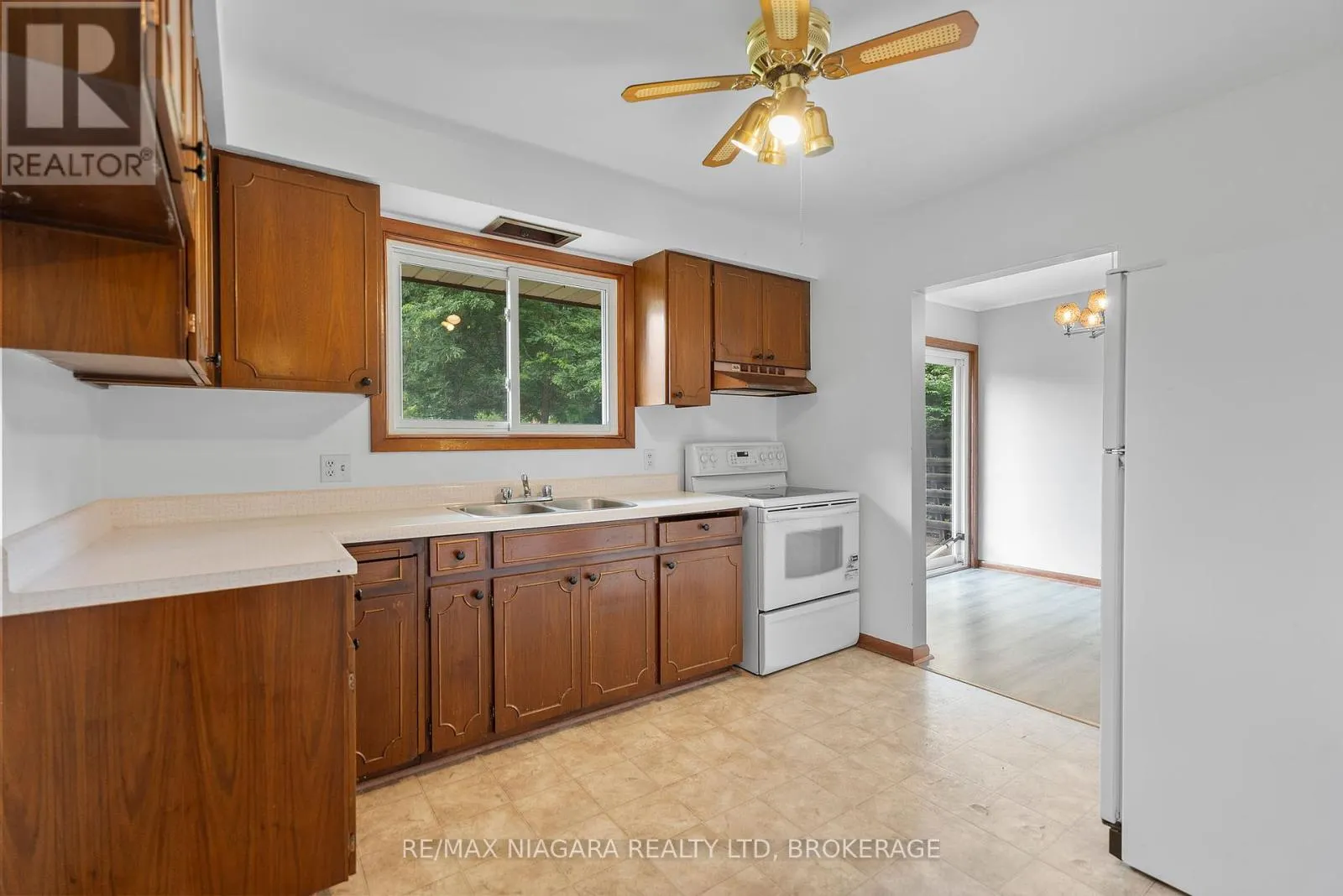 3759 HIGHLAND DRIVE