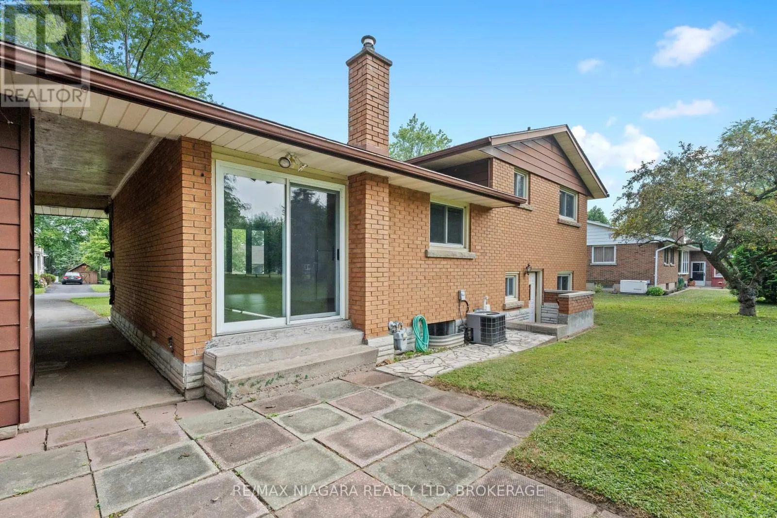 3759 HIGHLAND DRIVE