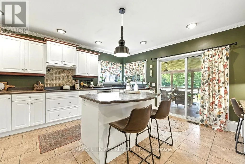 1077 ALLAN ROAD