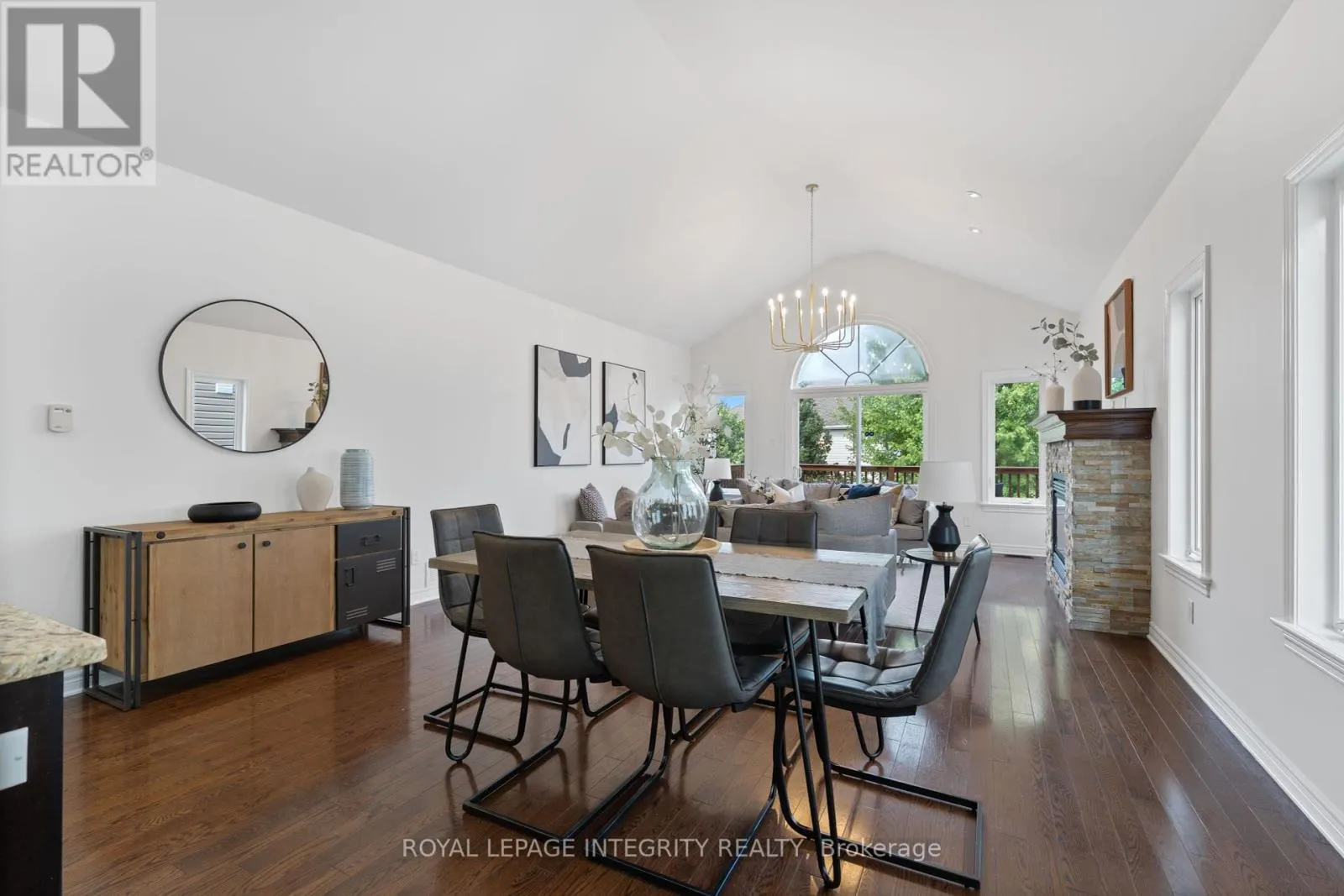 449 LANDSWOOD WAY
