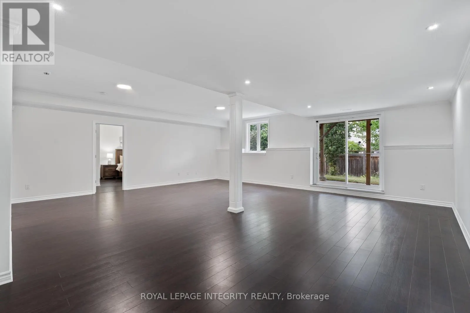 449 LANDSWOOD WAY