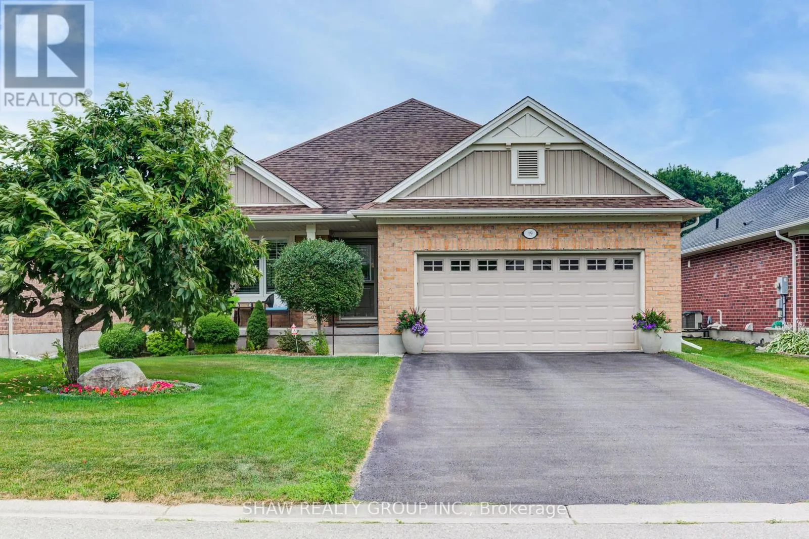 19 COLIN AVENUE