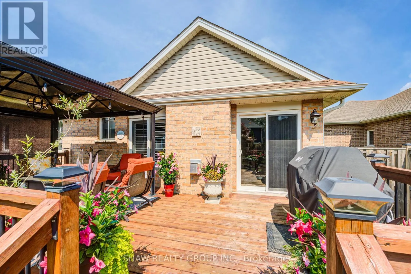 19 COLIN AVENUE